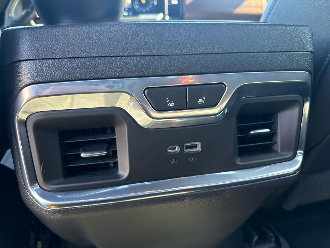 Chevrolet Silverado 15004Wd Crew Cab 147" High Country - Thumbnail 17