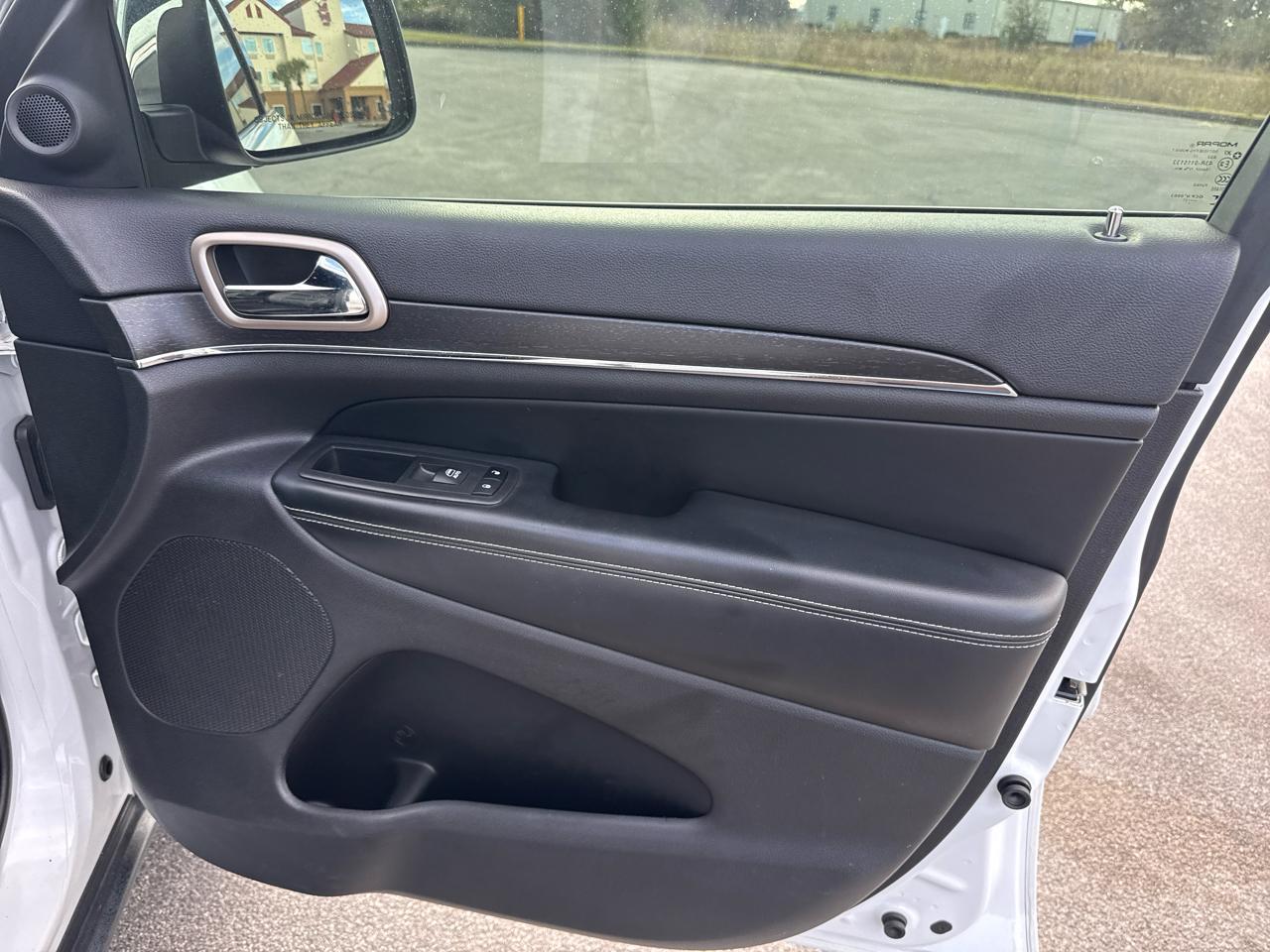 Jeep Grand Cherokeelimited 4X2 - Thumbnail 17