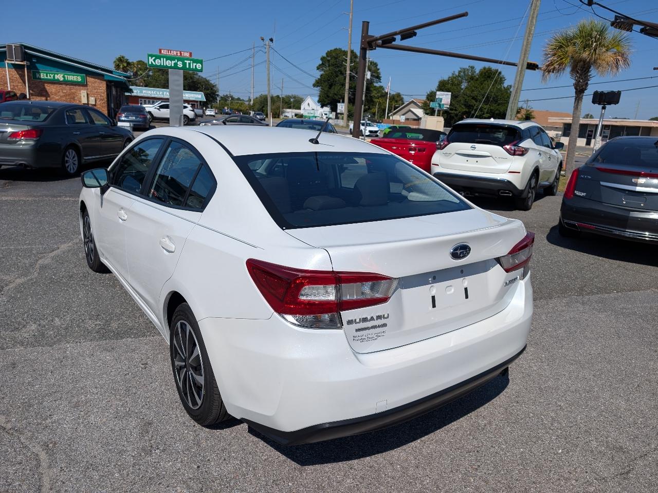 Subaru Impreza4-Door - Thumbnail 3