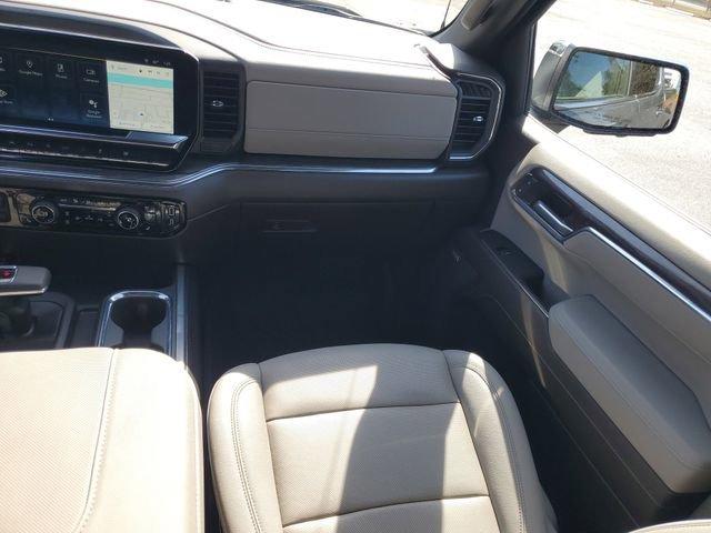 Chevrolet Silverado 1500 Ltz Four Wheel Drive Crew Cab - Thumbnail 18