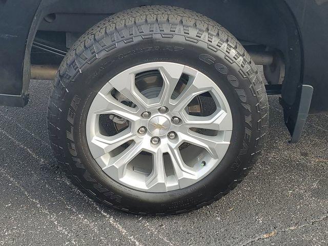 Chevrolet Silverado 1500 Ltz Four Wheel Drive Crew Cab - Thumbnail 8