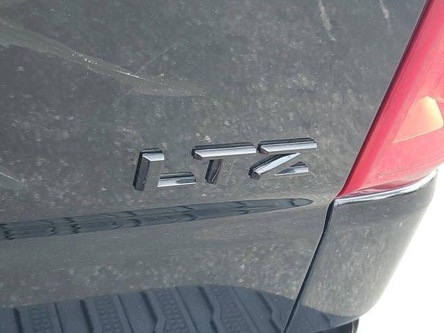 Chevrolet Silverado 1500 Ltz Four Wheel Drive Crew Cab - Thumbnail 11