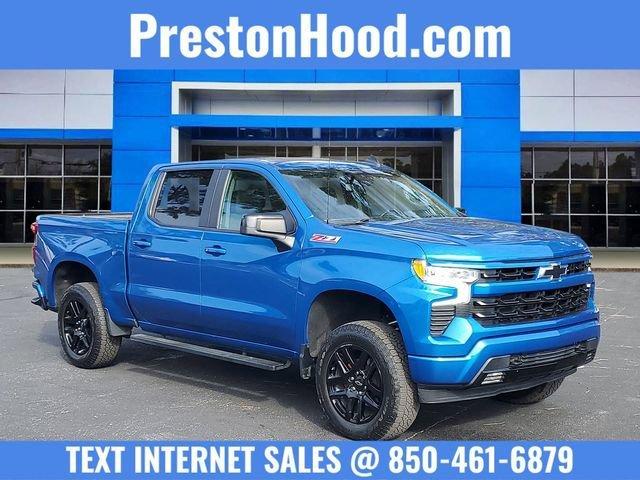 Chevrolet Silverado 1500 Rst Four Wheel Drive Crew Cab - Thumbnail 2