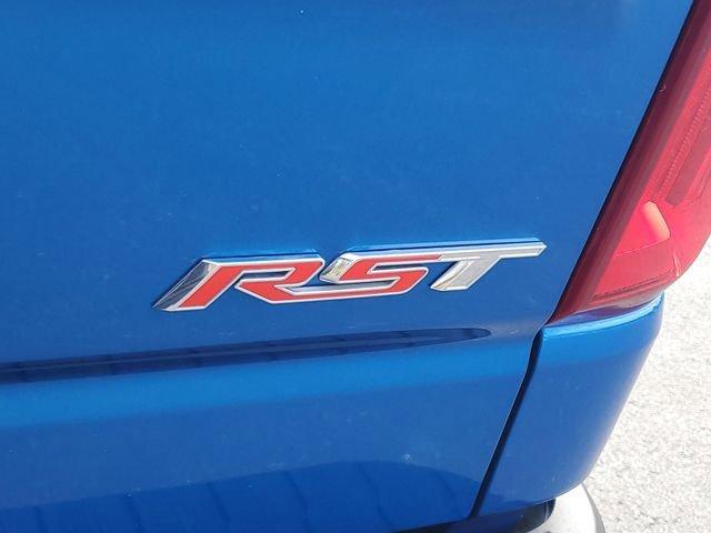 Chevrolet Silverado 1500 Rst Four Wheel Drive Crew Cab - Thumbnail 11