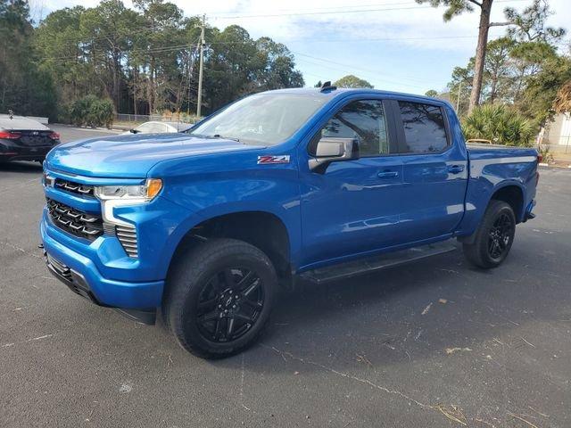 Chevrolet Silverado 1500 Rst Four Wheel Drive Crew Cab - Thumbnail 4