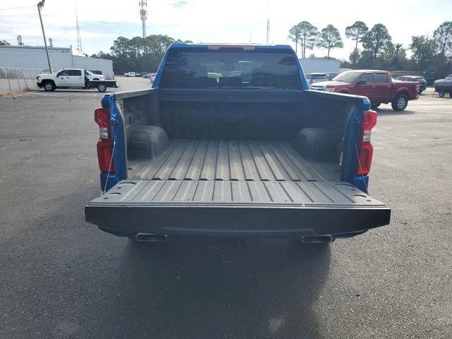 Chevrolet Silverado 1500 Rst Four Wheel Drive Crew Cab - Thumbnail 9