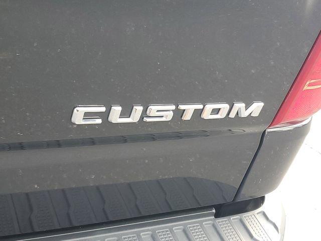 Chevrolet Silverado 1500 Custom Four Wheel Drive Crew Cab - Thumbnail 11