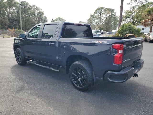 Chevrolet Silverado 1500 Custom Four Wheel Drive Crew Cab - Thumbnail 5