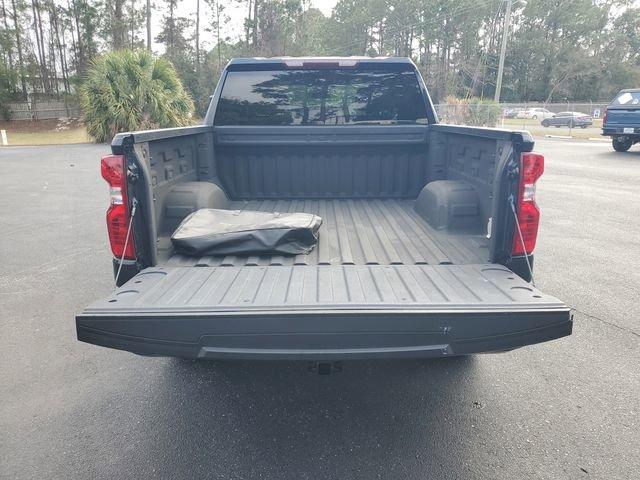 Chevrolet Silverado 1500 Custom Four Wheel Drive Crew Cab - Thumbnail 9