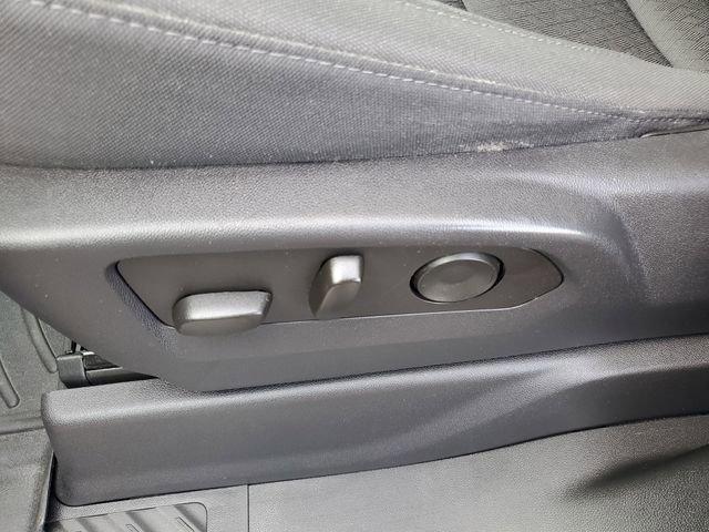 Chevrolet Silverado 1500 Custom Four Wheel Drive Crew Cab - Thumbnail 20