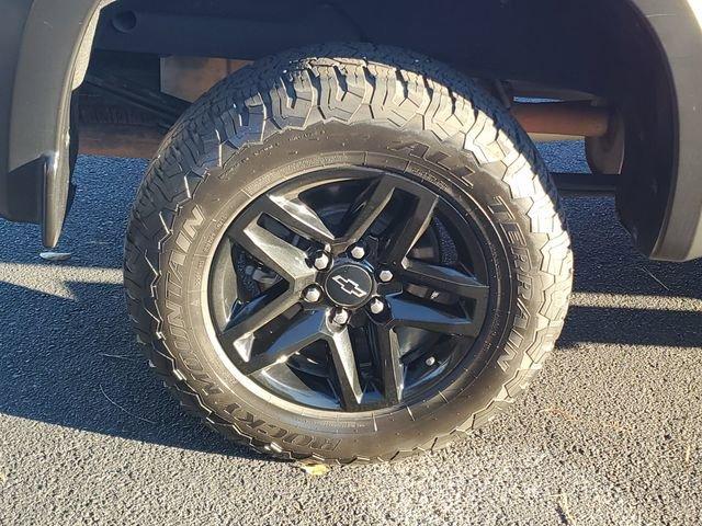 Chevrolet Silverado 1500 Lt Trail Boss Four Wheel Drive Crew Cab - Thumbnail 8
