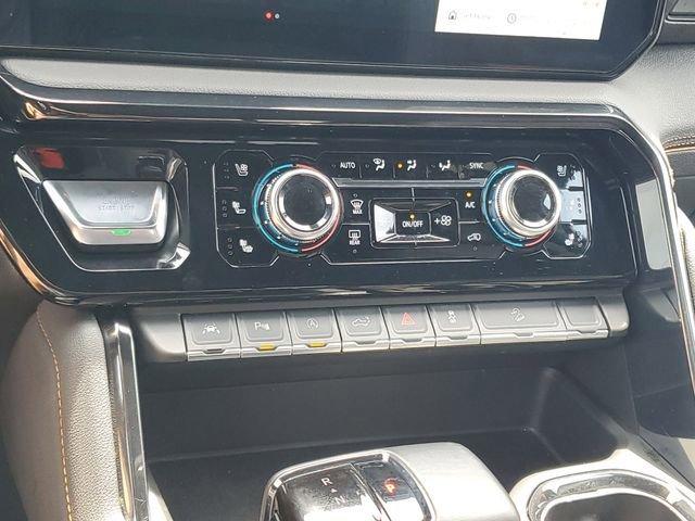 Gmc Sierra 1500 At4 Four Wheel Drive Crew Cab - Thumbnail 20