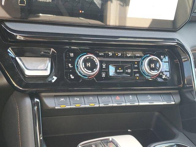 Gmc Sierra 1500 At4 Four Wheel Drive Crew Cab - Thumbnail 19