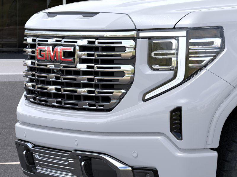 Gmc Sierra 1500 Denali Four Wheel Drive Crew Cab - Thumbnail 13