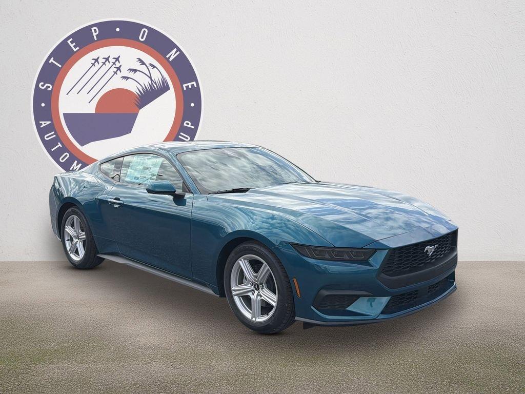 Ford Mustang Ecoboost® Premium Fastback - Thumbnail 3