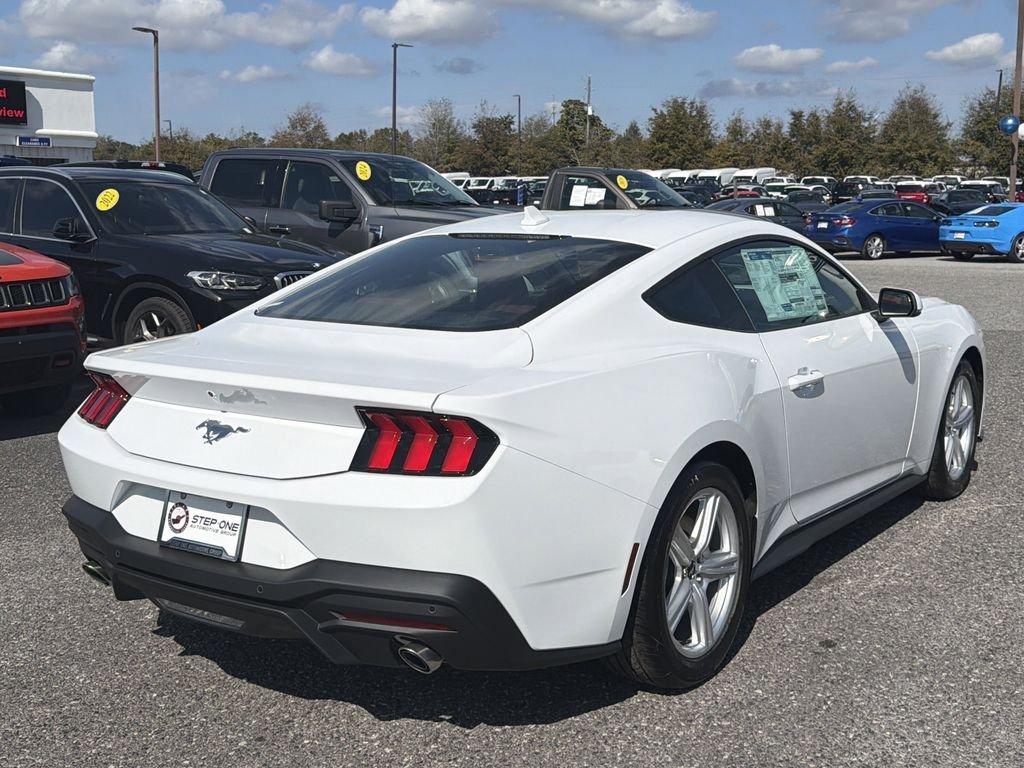 Ford Mustang Ecoboost® Premium Fastback - Thumbnail 6