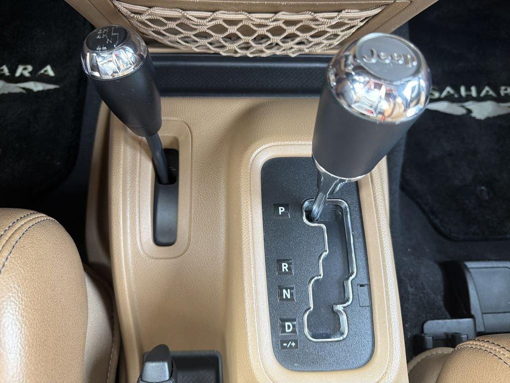 Jeep Wrangler Sahara - Thumbnail 19