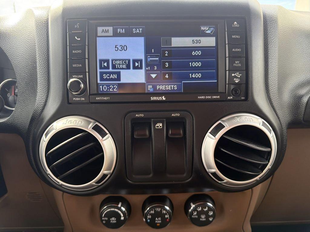 Jeep Wrangler Sahara - Thumbnail 17