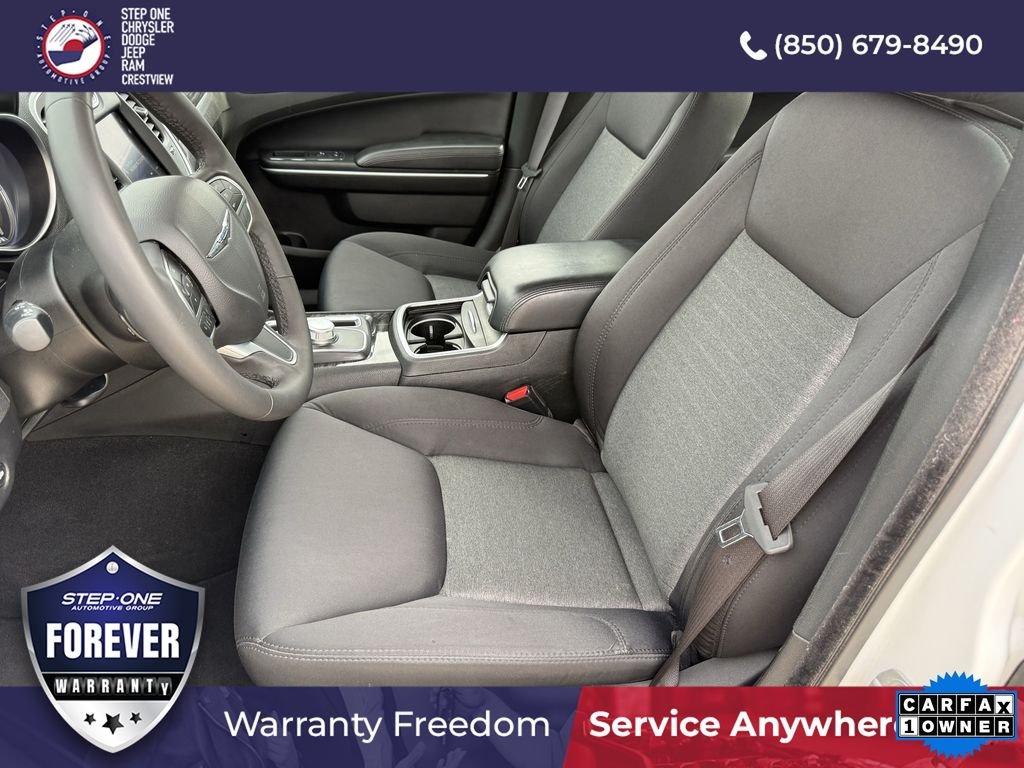 Chrysler 300 Touring - Thumbnail 13