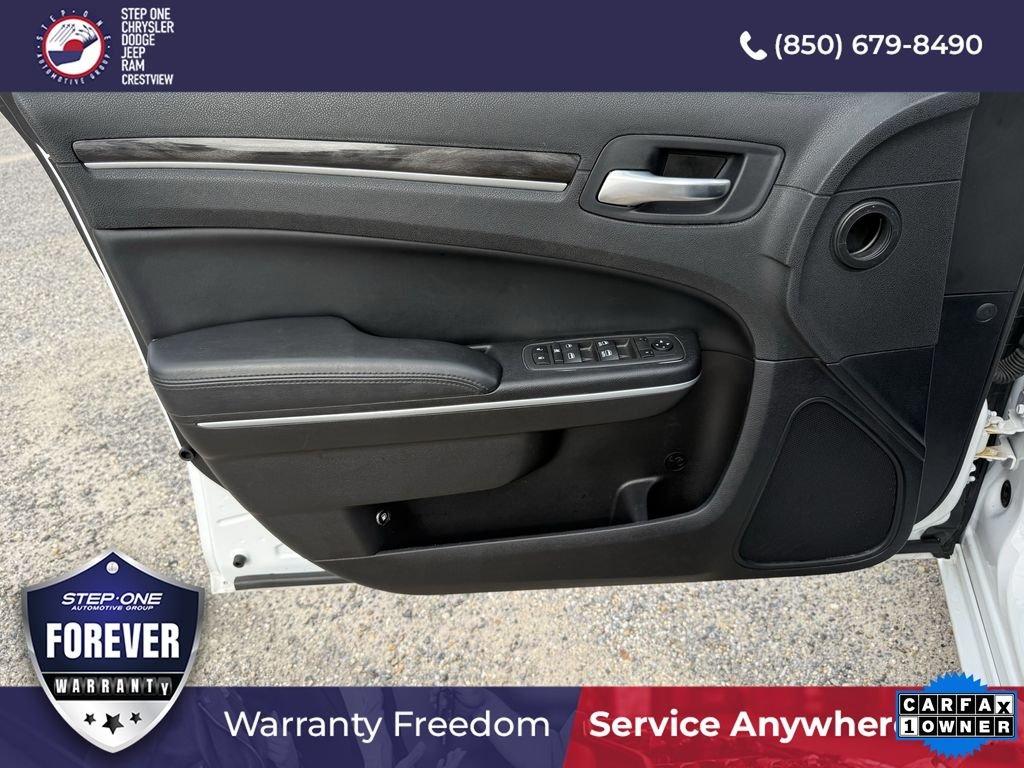 Chrysler 300 Touring - Thumbnail 19