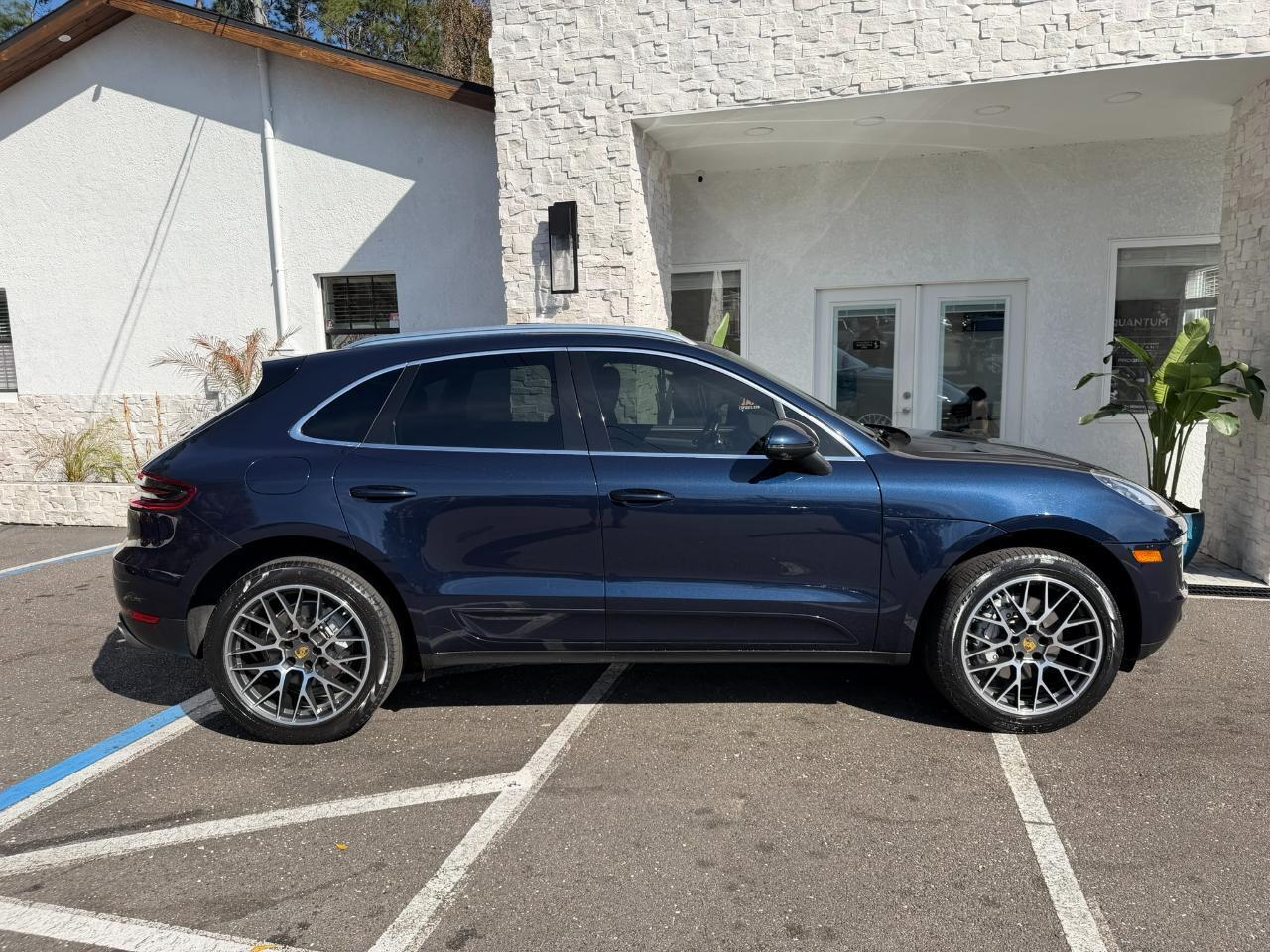 Porsche Macan - Thumbnail 19