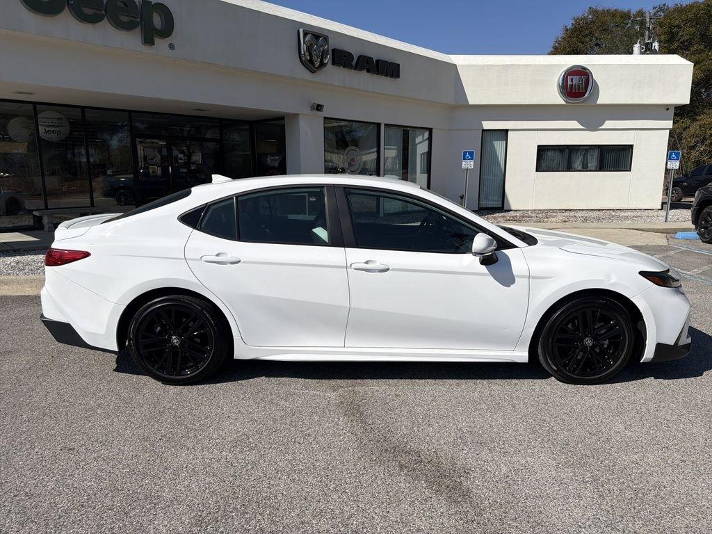 Toyota Camry Se - Thumbnail 5