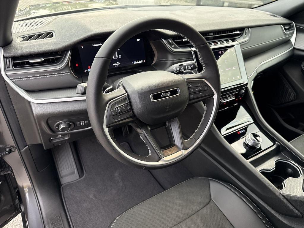 Jeep Grand Cherokee - Thumbnail 12