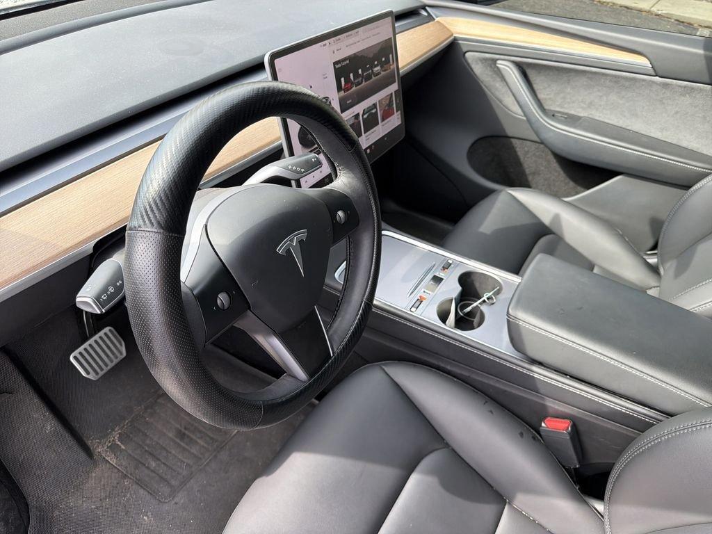 Tesla Model Y Long Range - Thumbnail 12