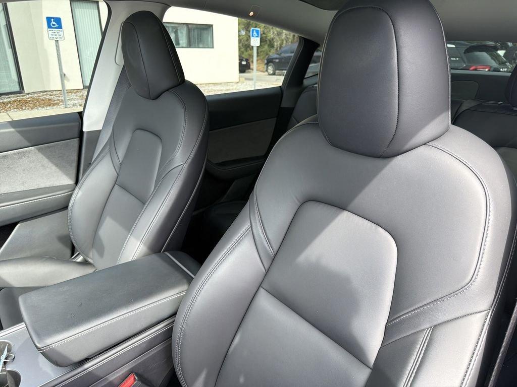 Tesla Model Y Long Range - Thumbnail 13