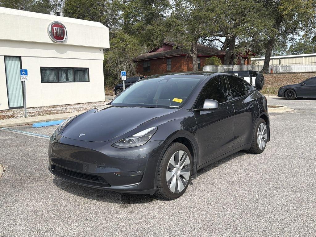 Tesla Model Y Long Range - Thumbnail 10