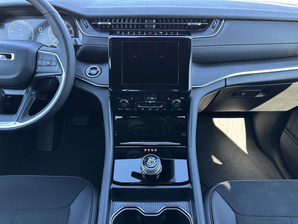 Jeep Grand Cherokee - Thumbnail 16