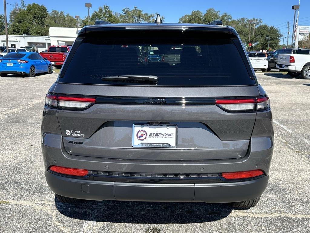 Jeep Grand Cherokee - Thumbnail 8