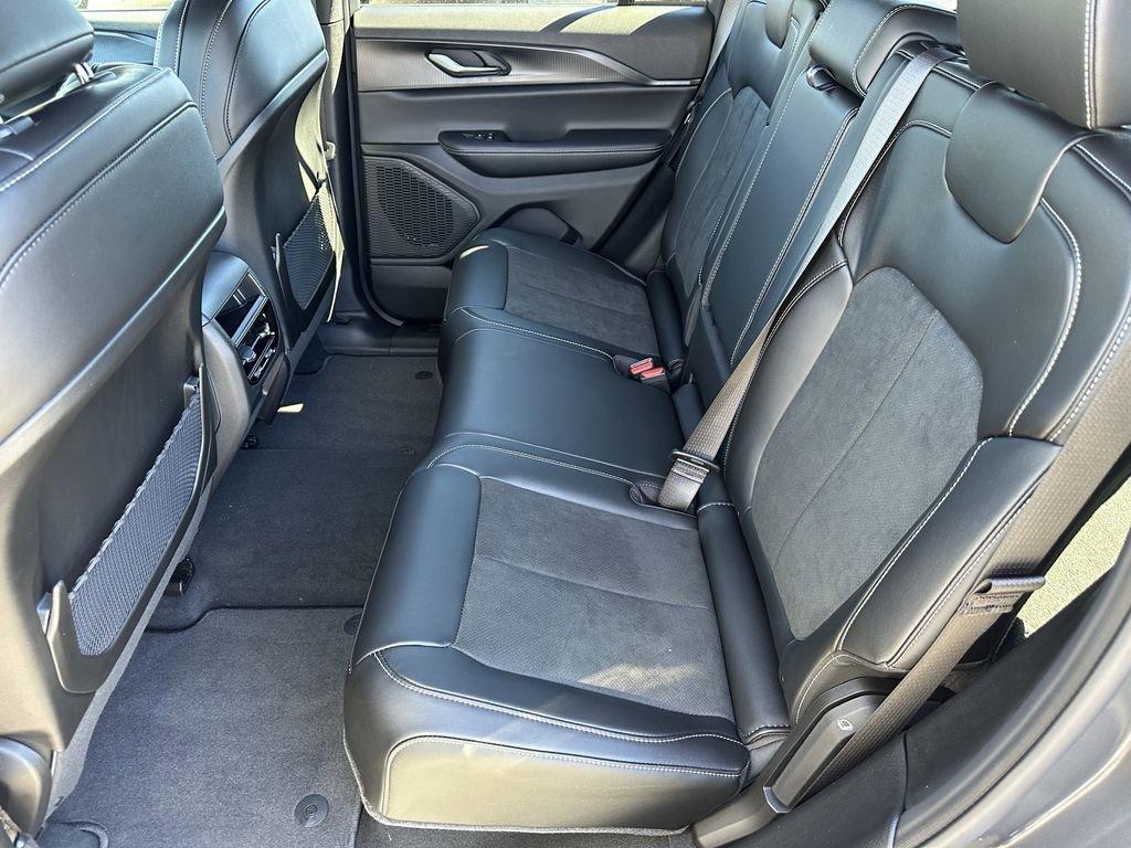 Jeep Grand Cherokee - Thumbnail 19