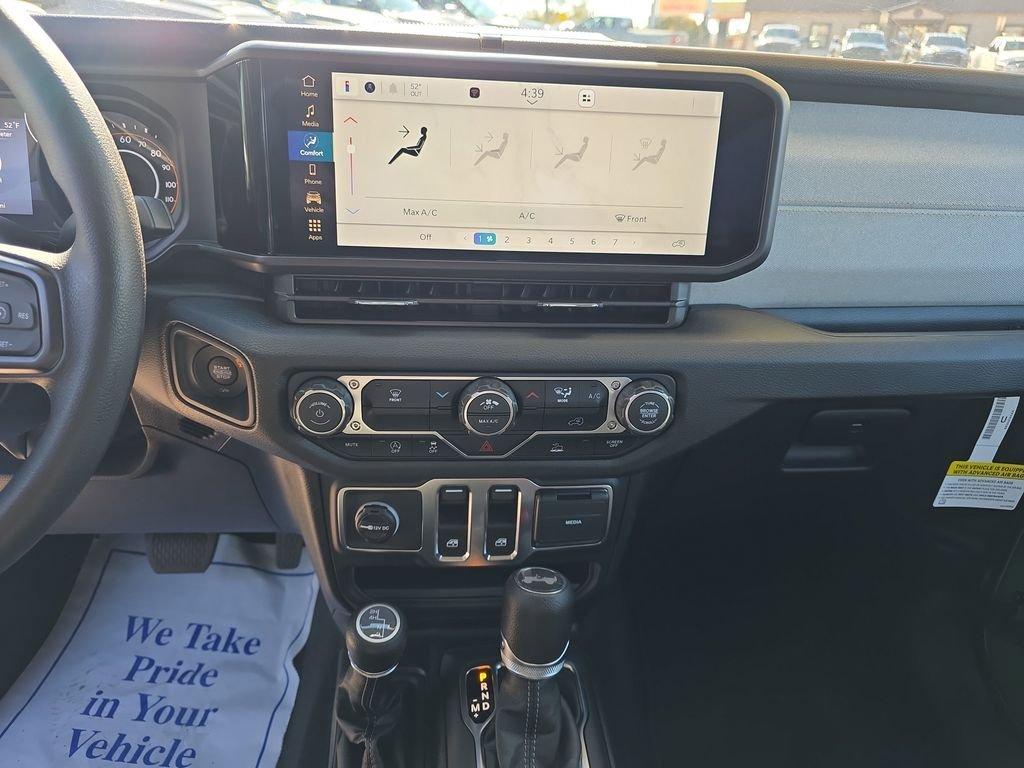 Jeep Wrangler Sport - Thumbnail 16