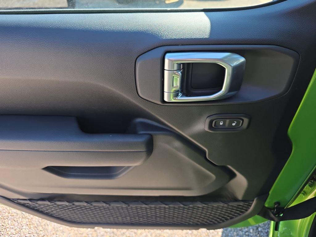 Jeep Wrangler Sport - Thumbnail 18