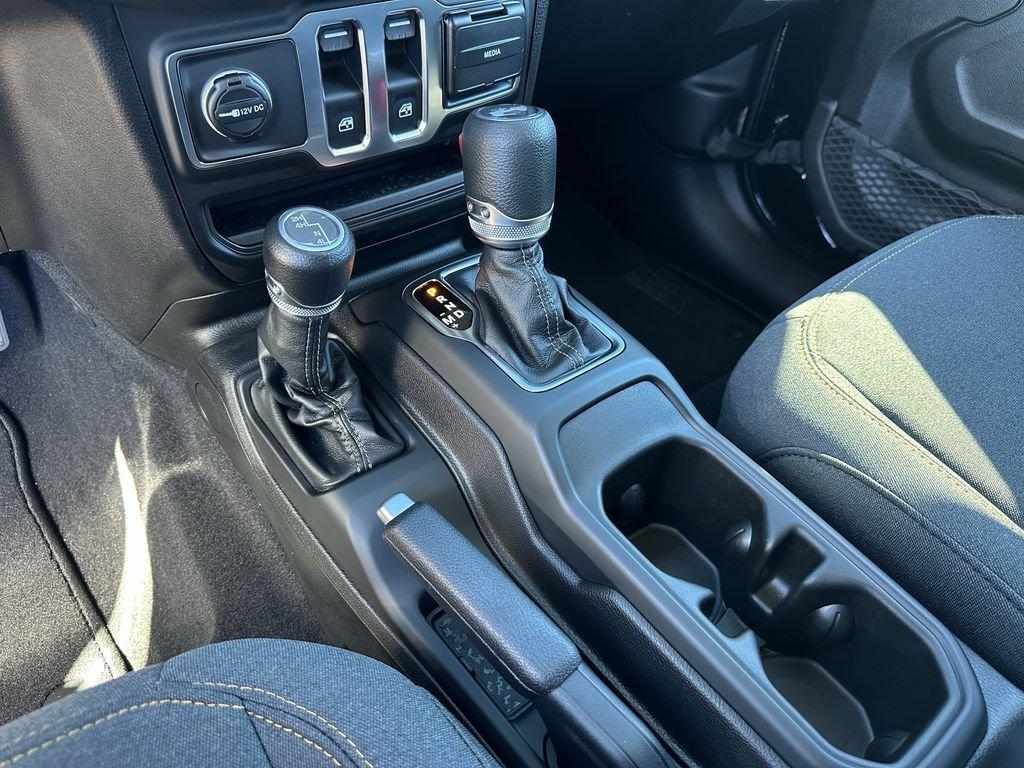 Jeep Wrangler Sport - Thumbnail 16