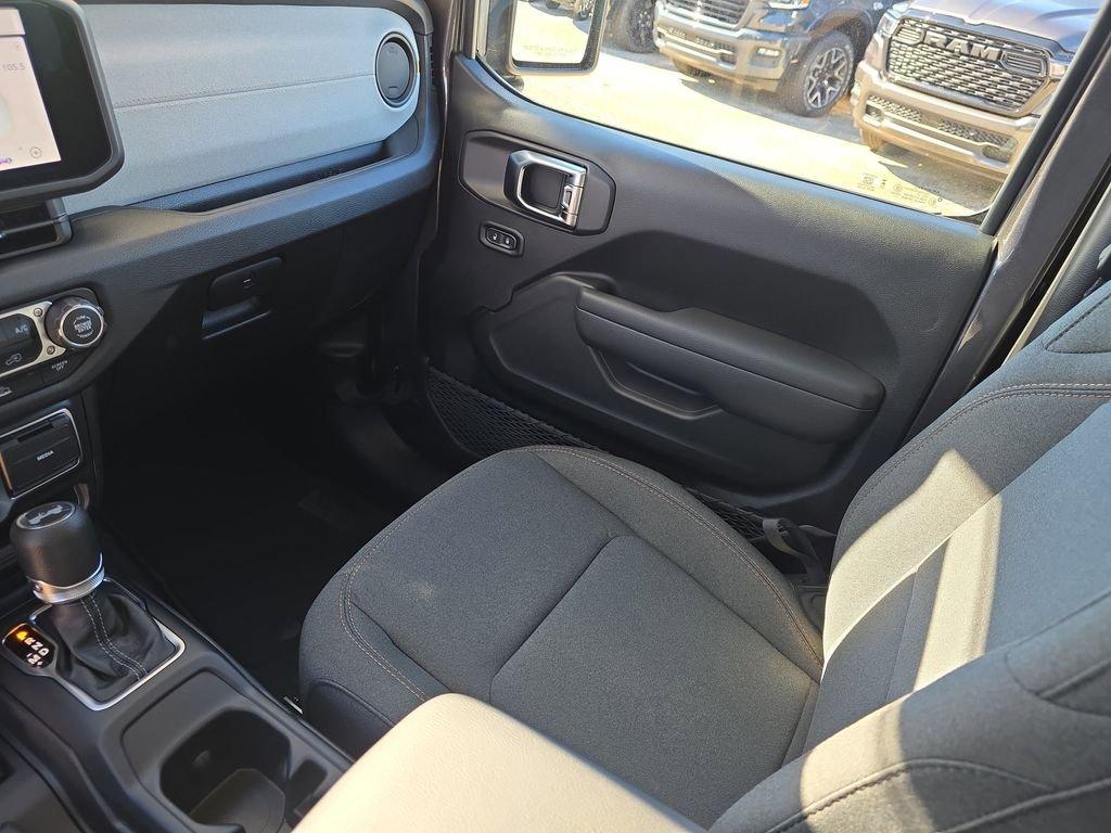 Jeep Wrangler Sport - Thumbnail 17