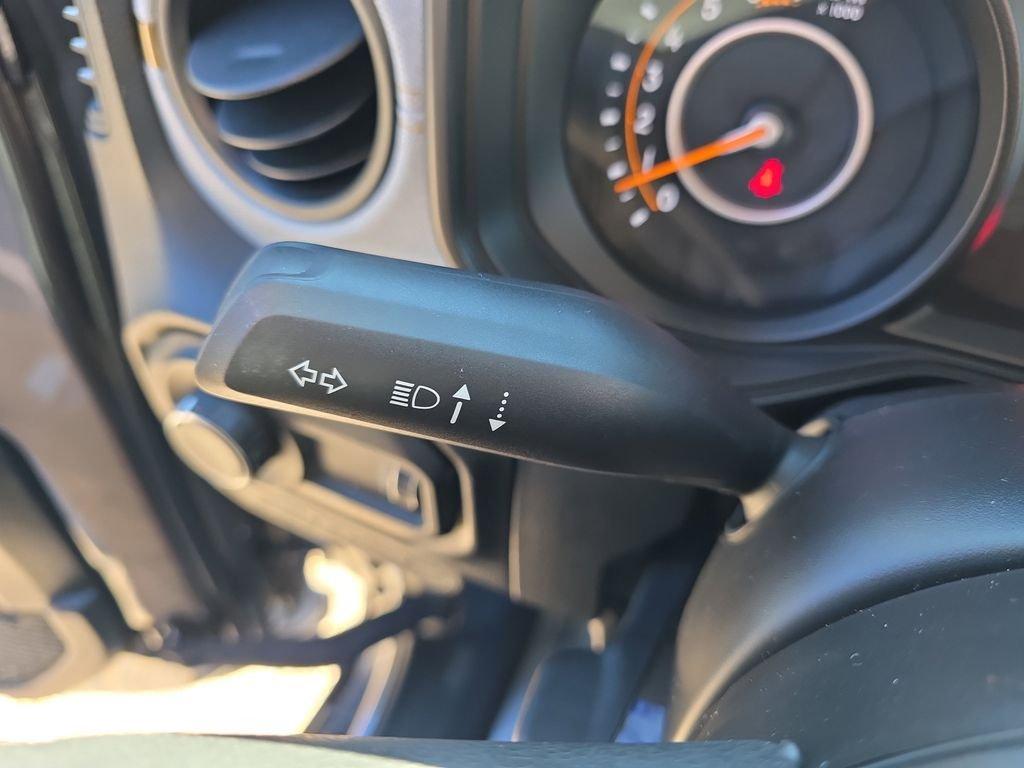 Jeep Wrangler Sport - Thumbnail 20