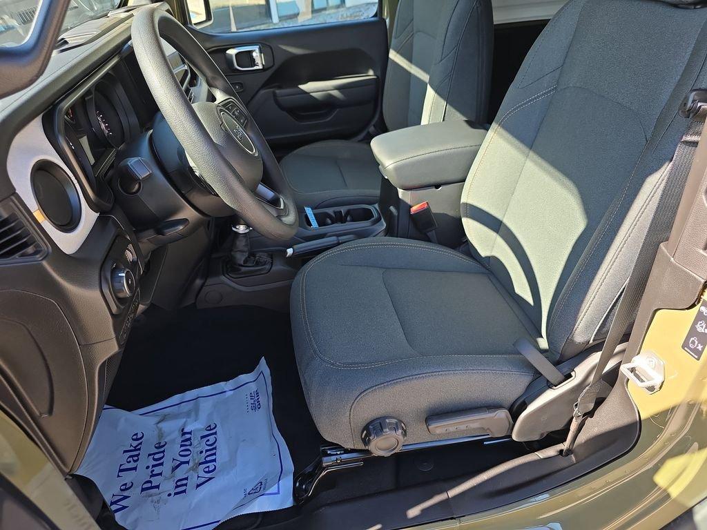 Jeep Wrangler Sport - Thumbnail 13