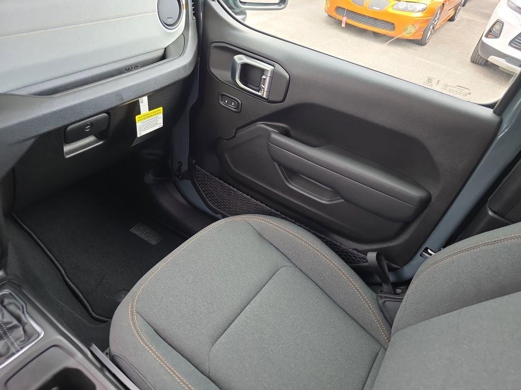 Jeep Wrangler Sport - Thumbnail 17