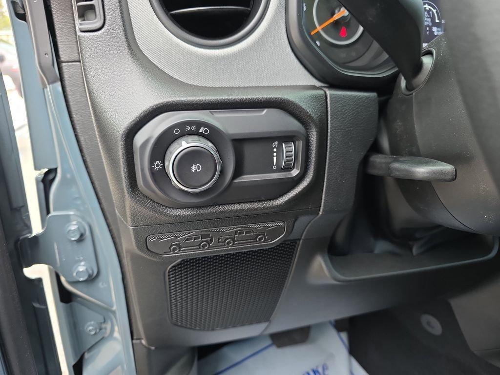 Jeep Wrangler Sport - Thumbnail 19