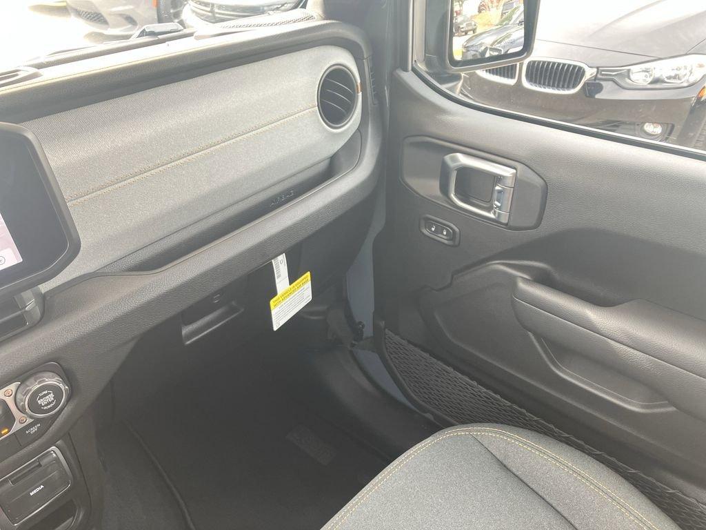 Jeep Wrangler Sport - Thumbnail 17