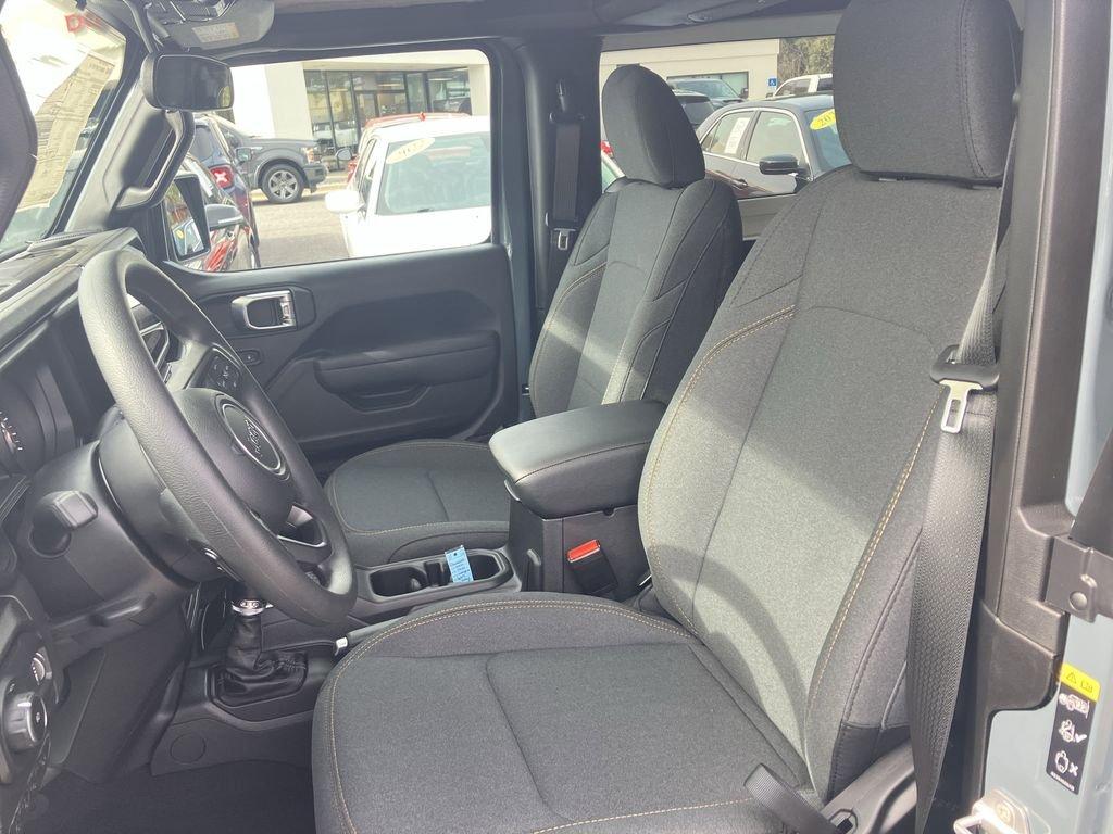 Jeep Wrangler Sport - Thumbnail 13