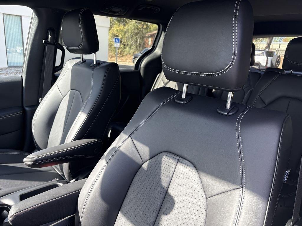 Chrysler Pacifica Select - Thumbnail 13