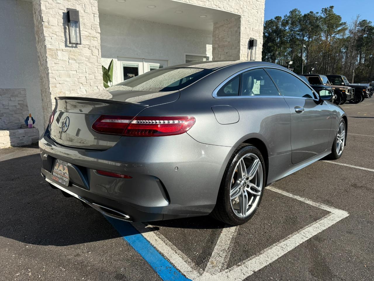 Mercedes-Benz E-Class - Thumbnail 16