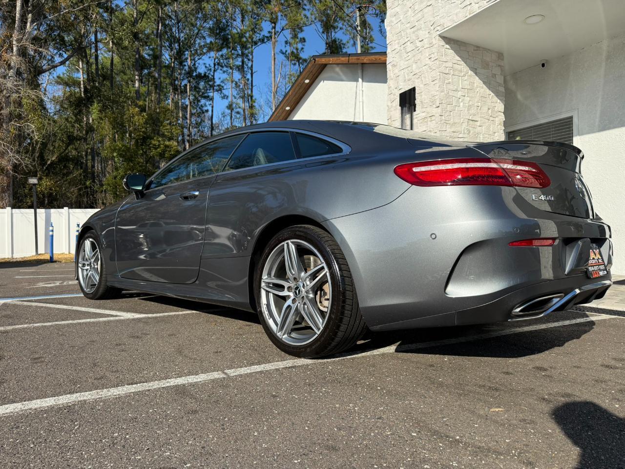 Mercedes-Benz E-Class - Thumbnail 3