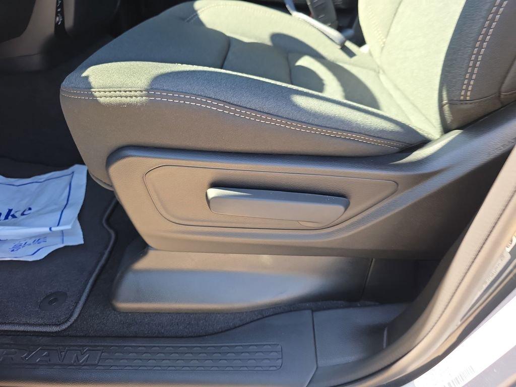 Ram 1500 Express - Thumbnail 14