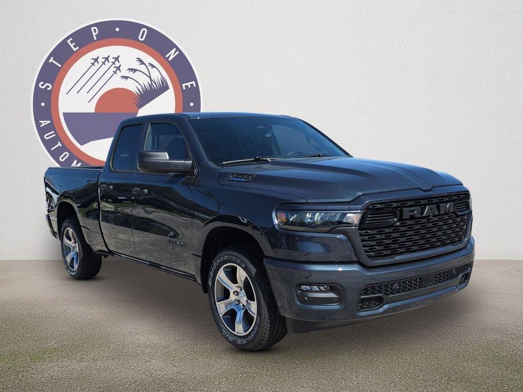 Ram 1500 Express - Thumbnail 3