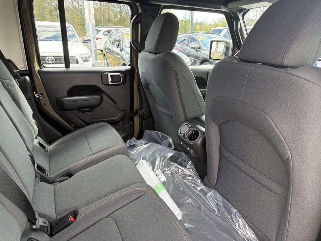 Jeep Gladiator Sport - Thumbnail 18