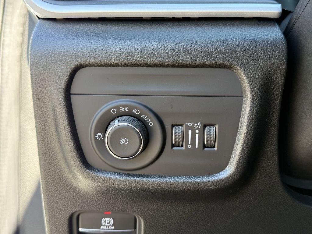 Jeep Grand Cherokee Limited - Thumbnail 20